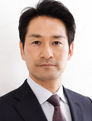 山田　智大 氏